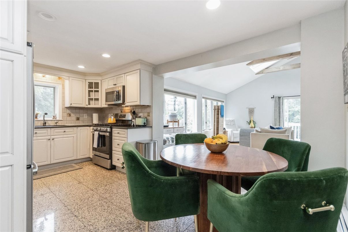 Dining room, Interior, Kitchen, Recessed Lighting, Stainless Steel Appliances