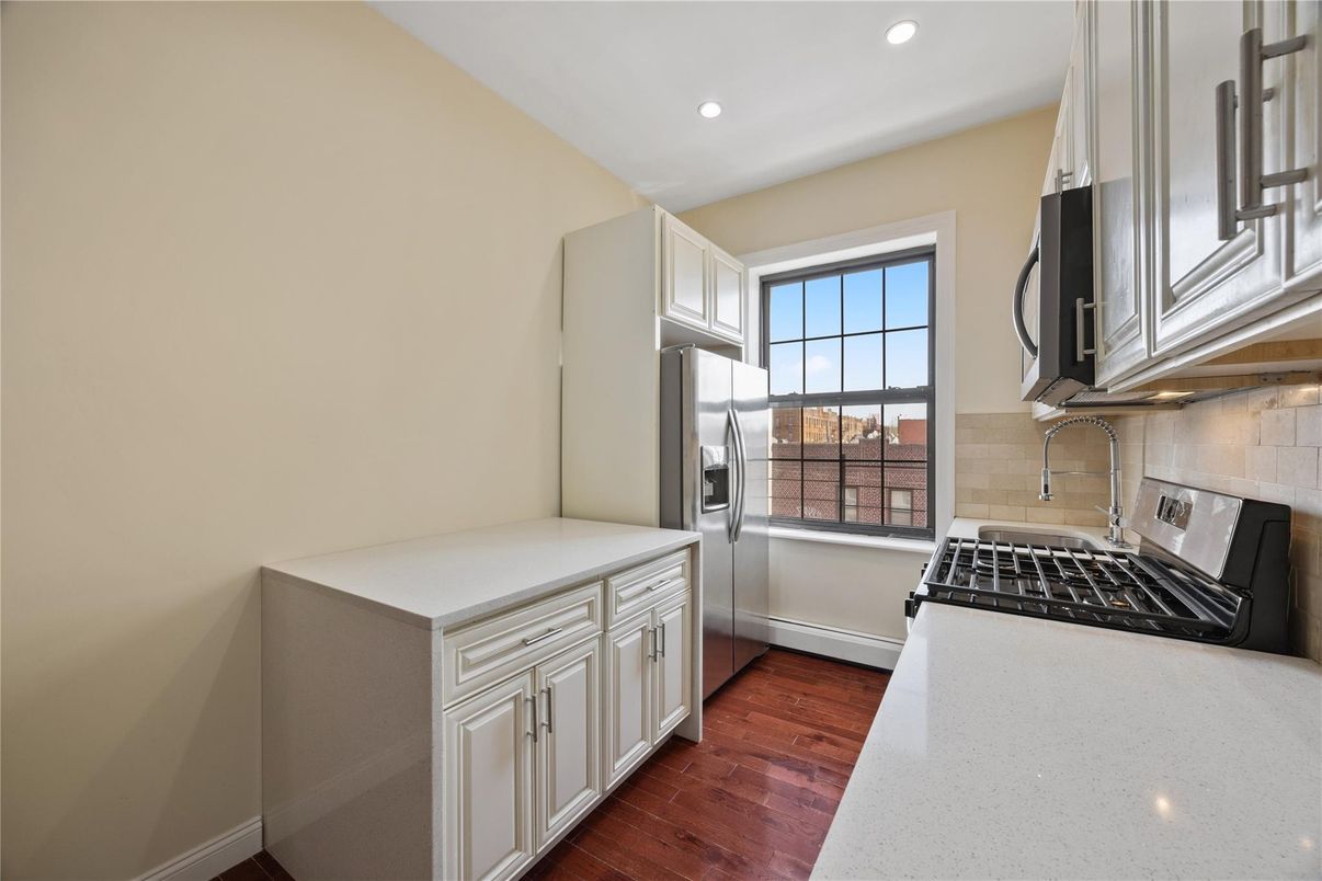 Interior, Kitchen, Recessed Lighting, Wood Texture Flooring