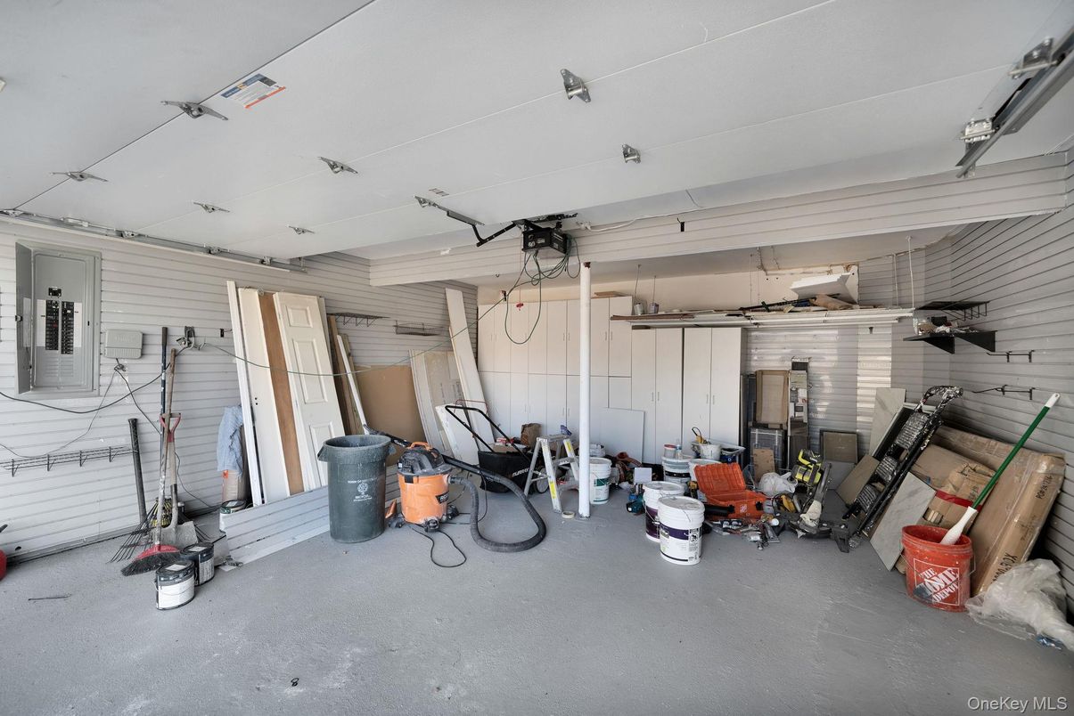 Garage, Interior