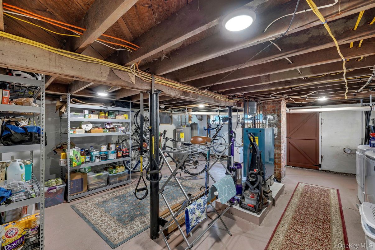 Fitness Equipment, Interior, Wooden Beams