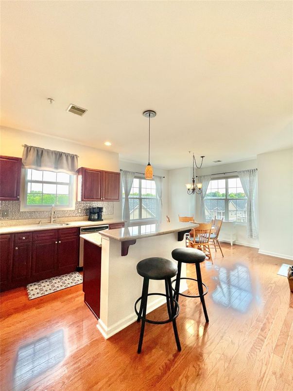 Chandelier, Dining room, Interior, Kitchen, Pendant Lights, Recessed Lighting, Wood Texture Flooring