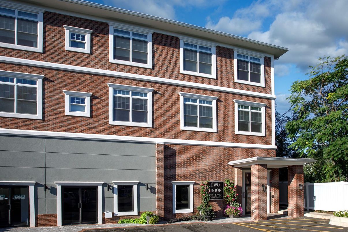 Exterior, Facade, Brick Facade, Georgian