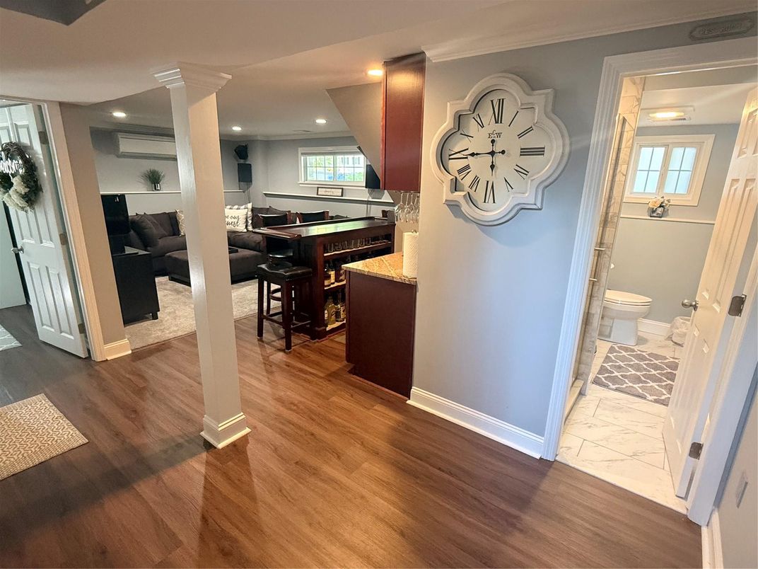 Bathroom, Interior, Living room, Recessed Lighting, Wood Texture Flooring