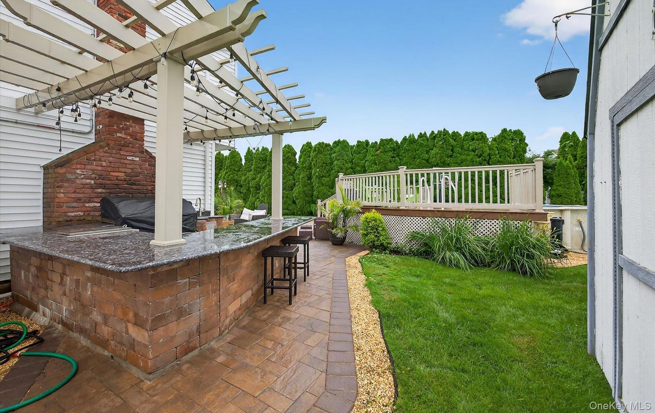 Exterior, Outdoor Kitchen