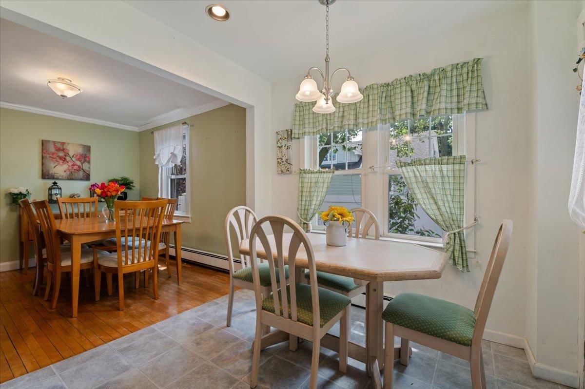 Chandelier, Dining room, Interior, Recessed Lighting, Wood Texture Flooring