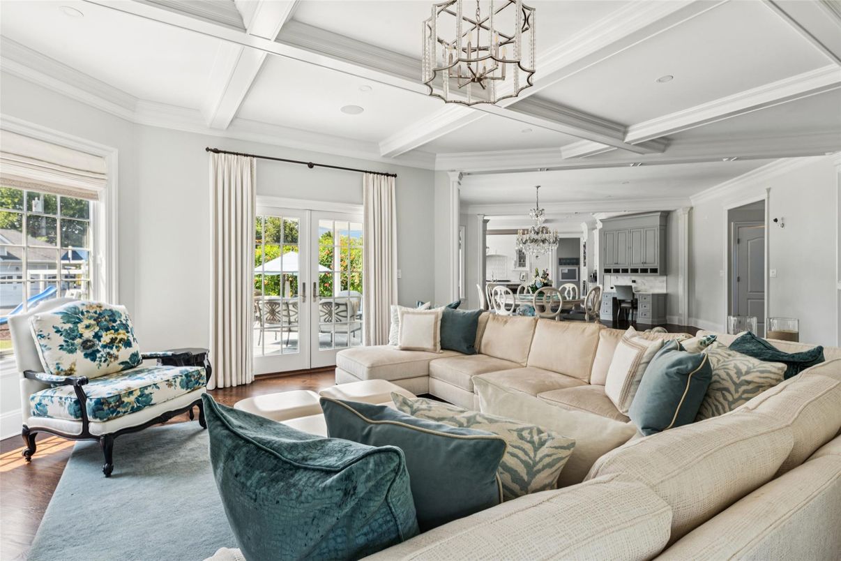 Chandelier, Dining room, Interior, Kitchen, Living room, Recessed Lighting, Wood Texture Flooring