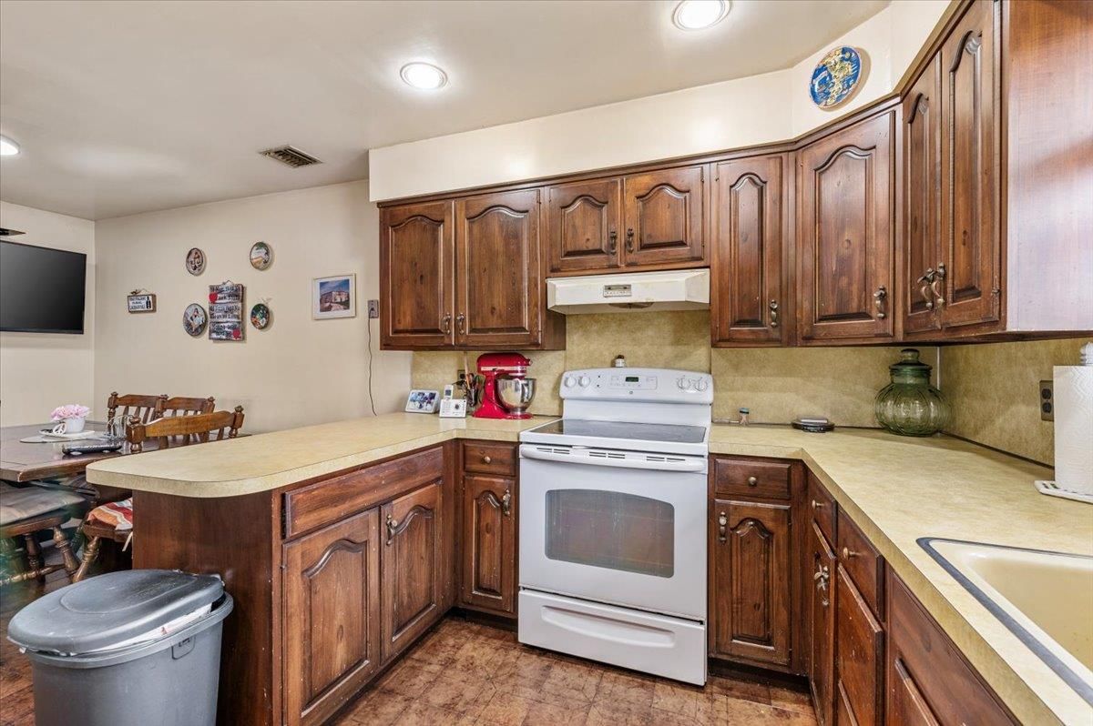 Dining room, Interior, Kitchen, Recessed Lighting