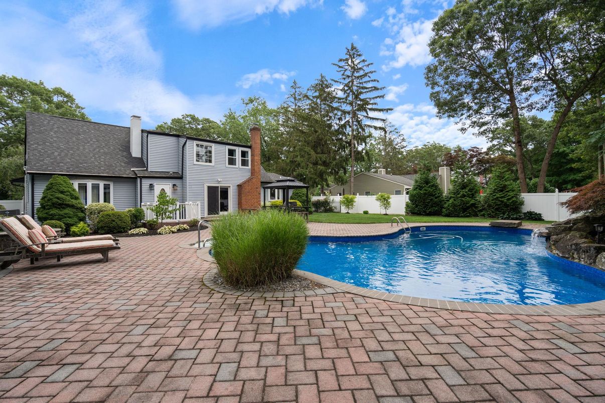Exterior, Pool