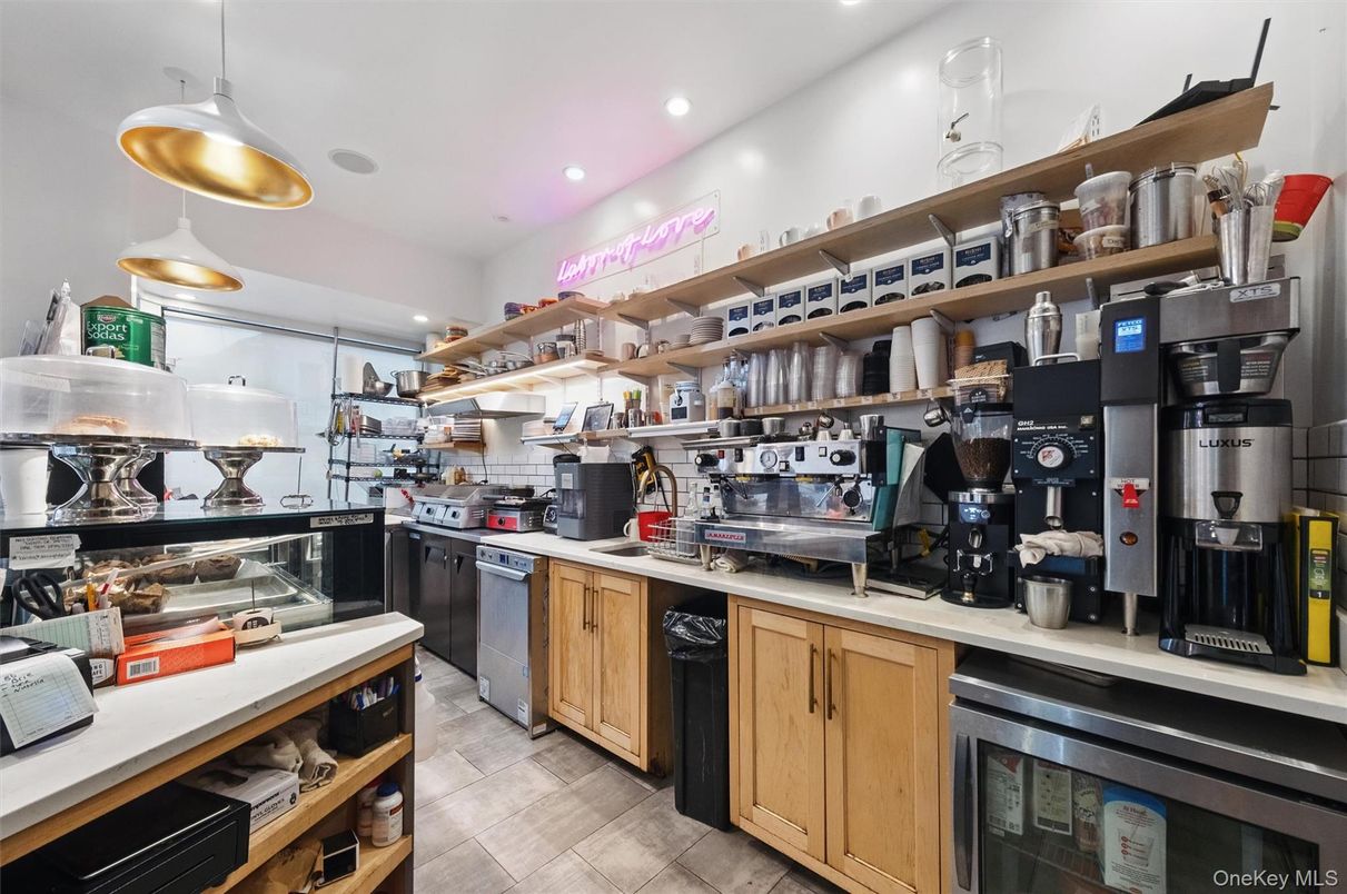 Interior, Pendant Lights, Recessed Lighting, Stainless Steel Appliances