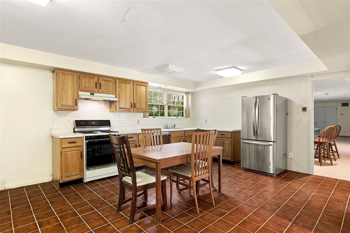 Dining room, Interior, Kitchen, Stainless Steel Appliances