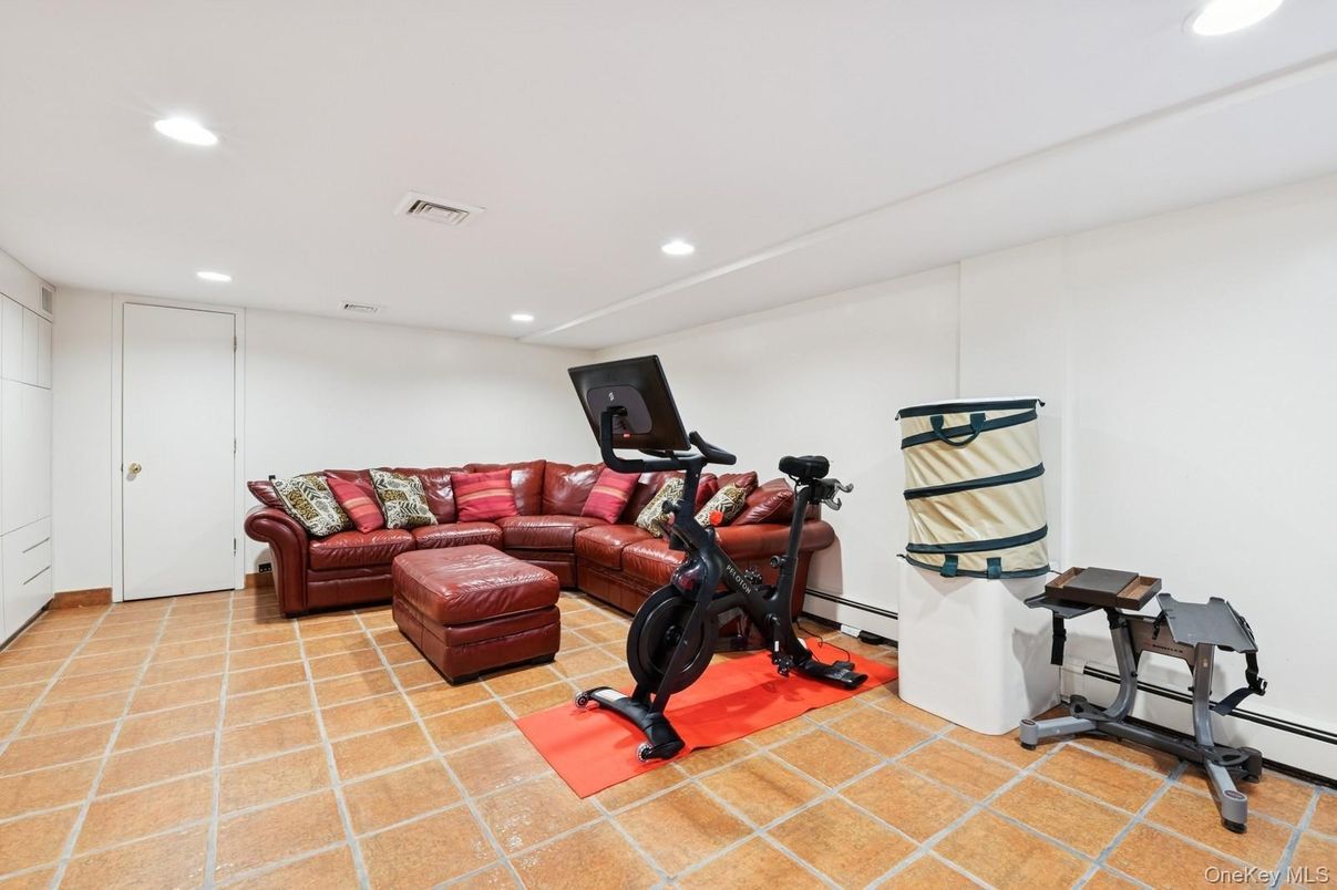 Fitness Equipment, Interior, Recessed Lighting