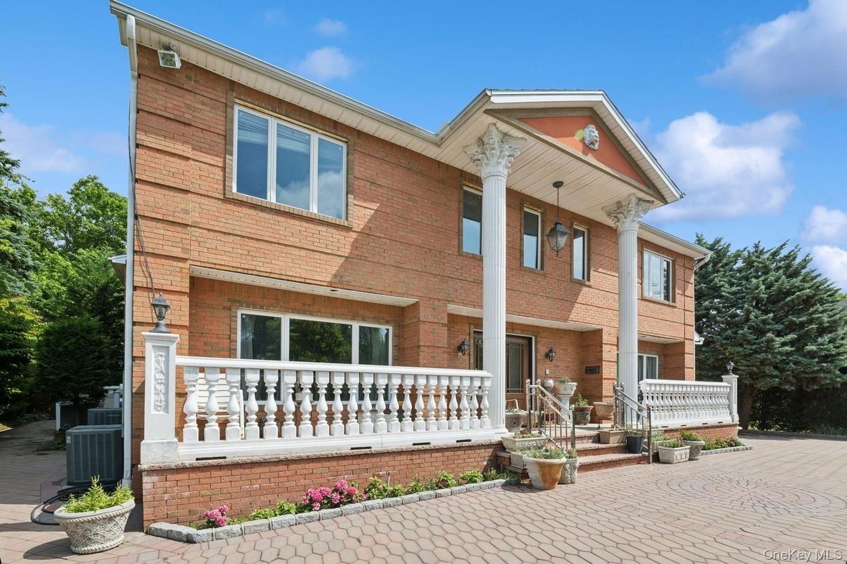 Exterior, Facade, Brick Facade, Rowhouse