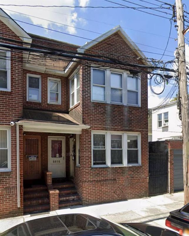 Exterior, Facade, Brick Facade, Rowhouse