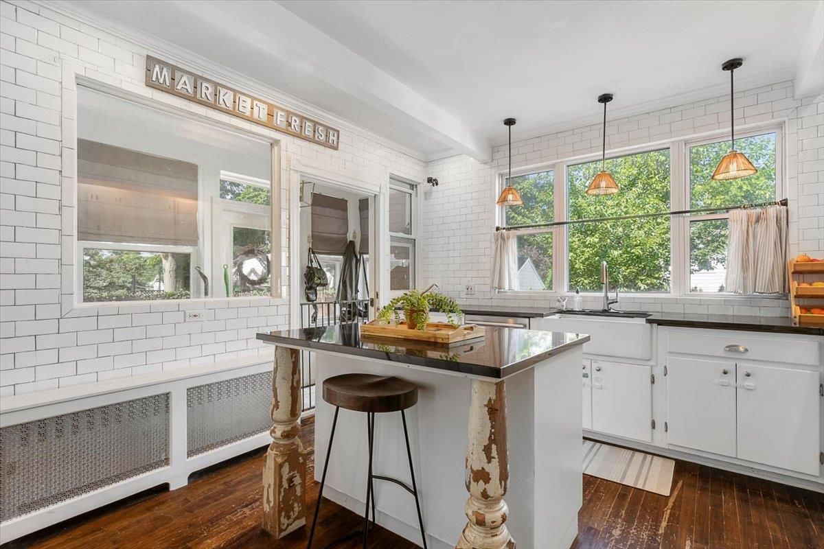 Interior, Kitchen, Pendant Lights, Wood Texture Flooring
