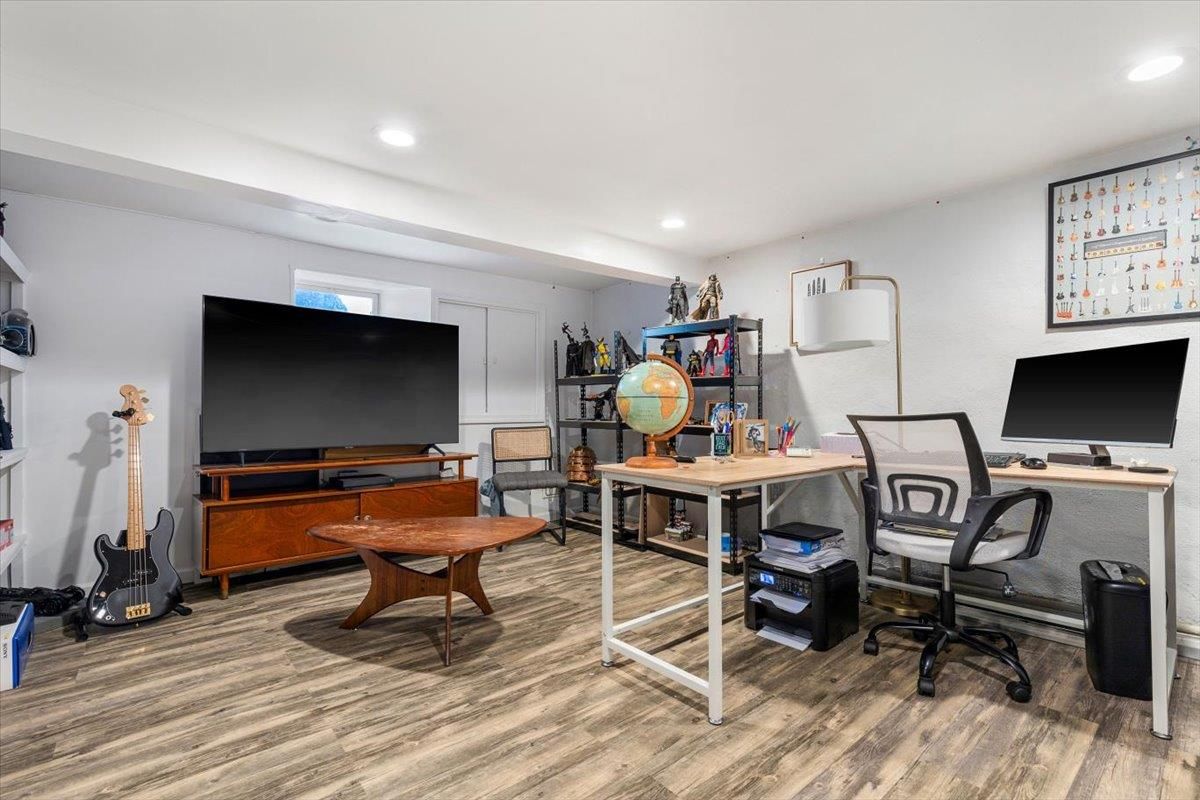 Home Office, Interior, Recessed Lighting, Wood Texture Flooring