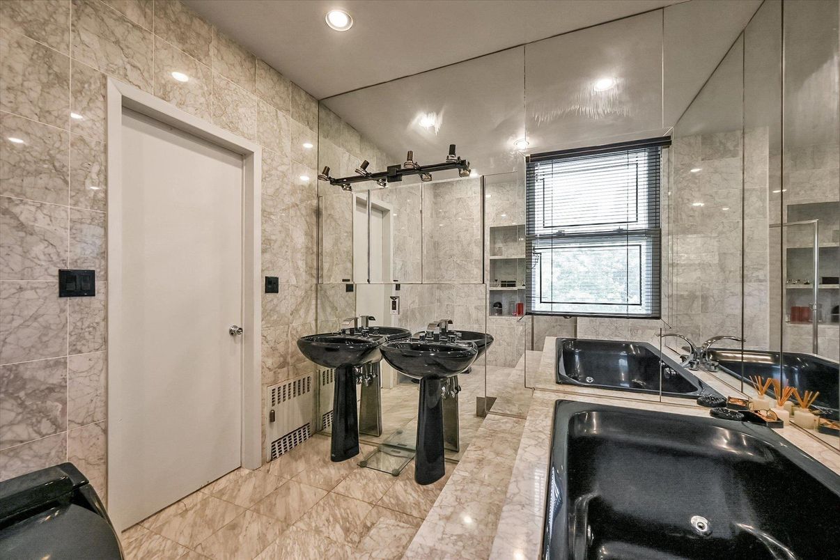 Bathroom, Interior, Marble Walls, Recessed Lighting