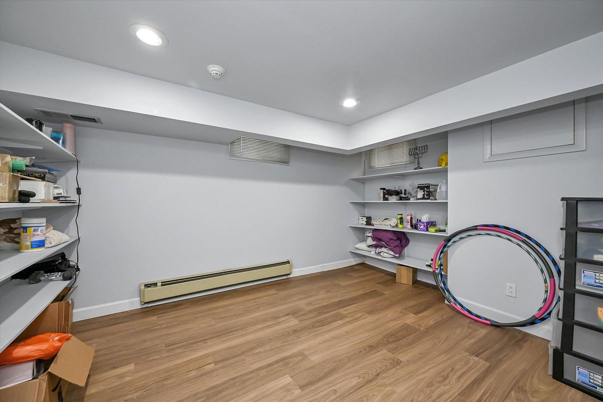 Interior, Recessed Lighting, Wood Texture Flooring