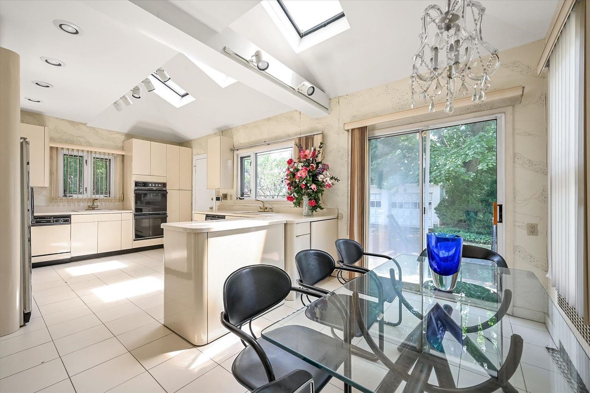 Chandelier, Dining room, Interior, Kitchen, Recessed Lighting