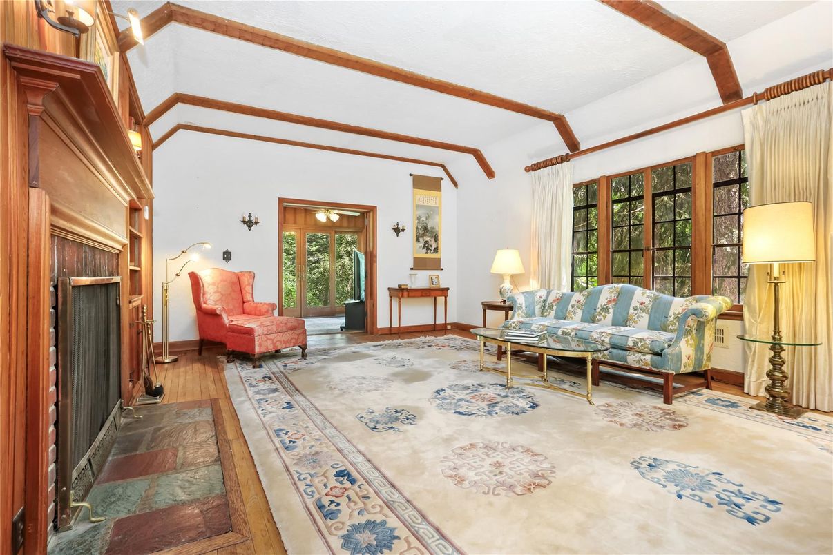 Interior, Living room, Wooden Beams