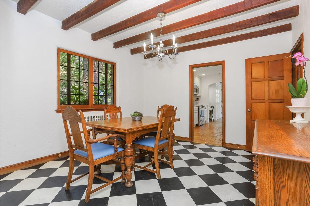 Chandelier, Dining room, Interior, Recessed Lighting, Wooden Beams