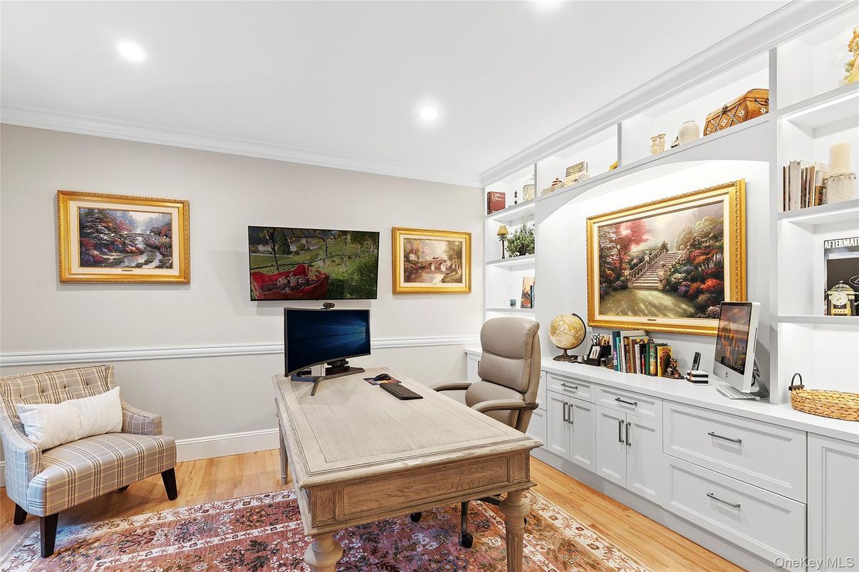 Home Office, Interior, Recessed Lighting, Wood Texture Flooring
