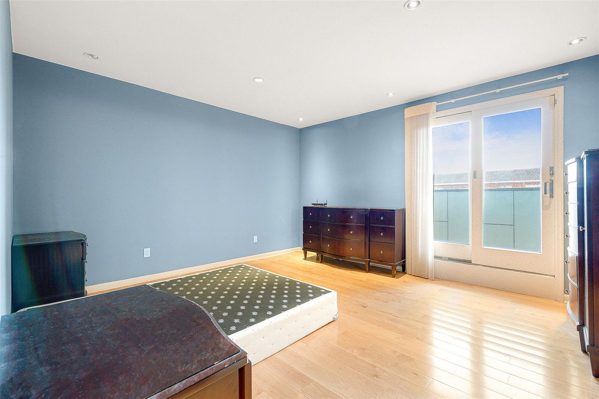 Interior, Recessed Lighting, Water, Wood Texture Flooring