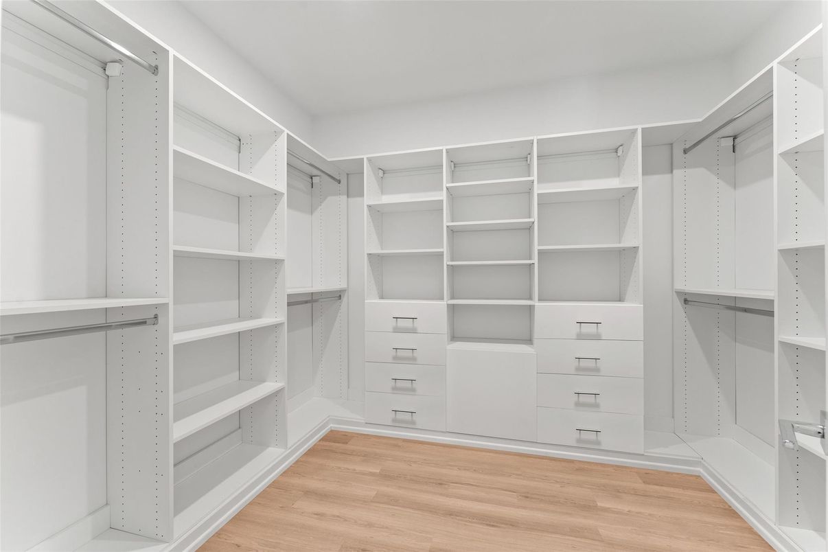 Interior, Walk-in Closets, Wood Texture Flooring