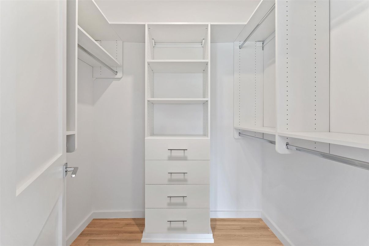 Interior, Walk-in Closets, Wood Texture Flooring