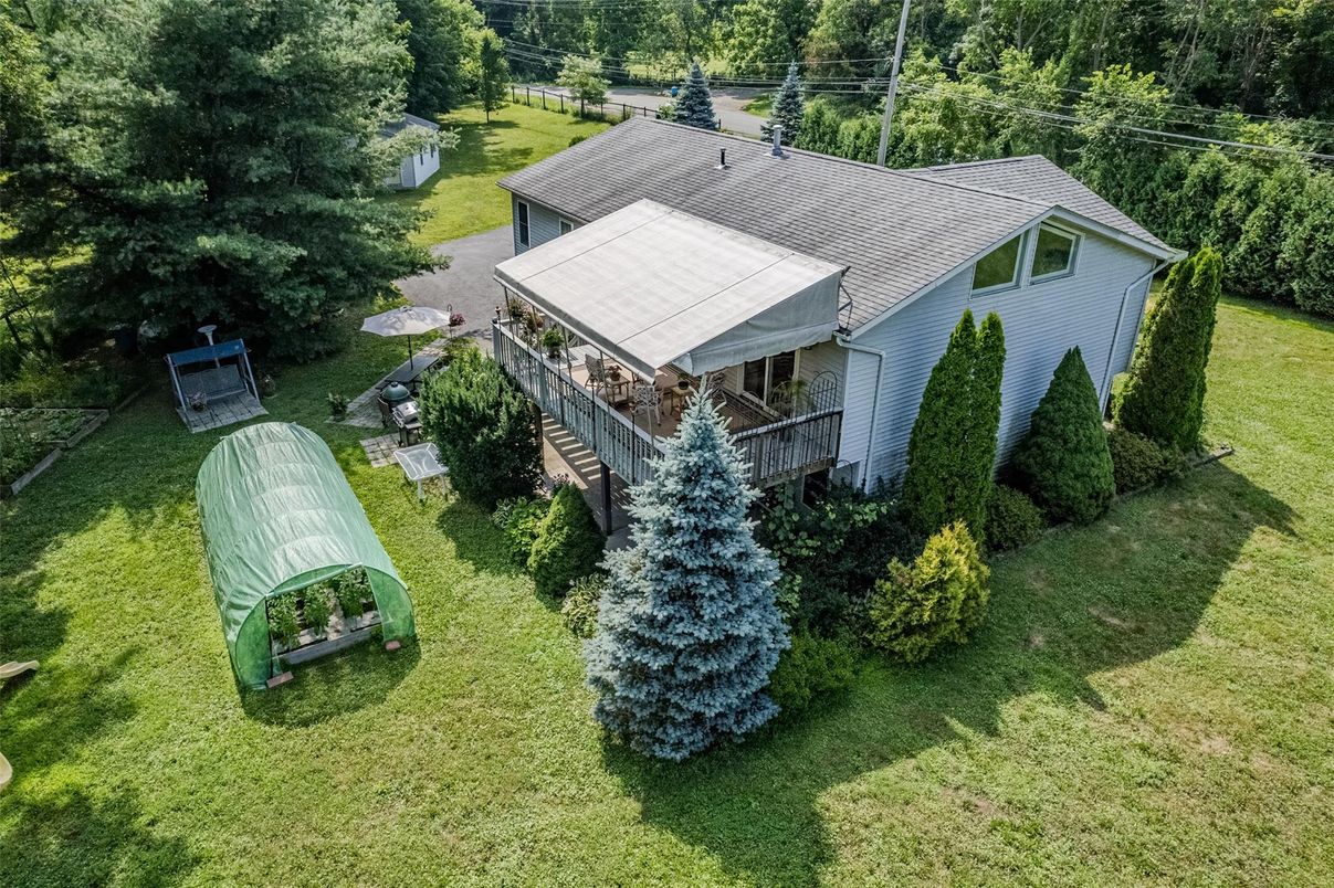 Exterior, Drone