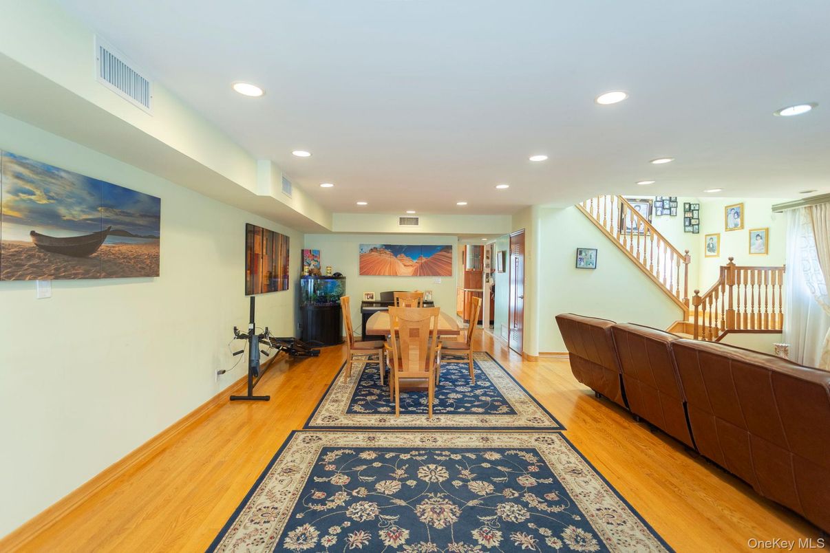 Interior, Recessed Lighting, Wood Texture Flooring