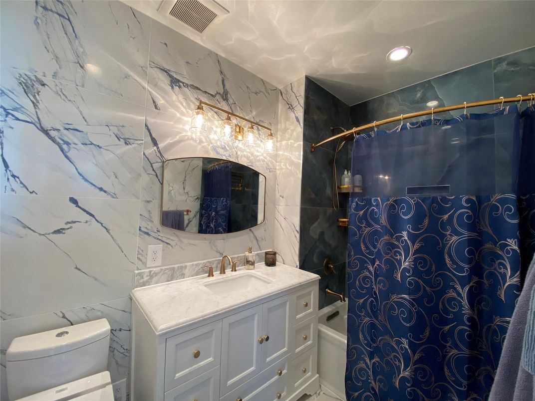 Bathroom, Interior, Marble Walls, Recessed Lighting