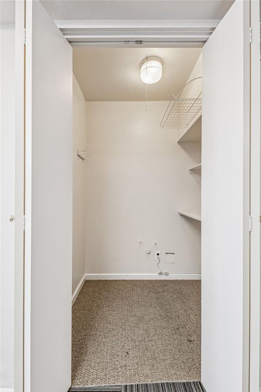 Empty room, Interior, Walk-in Closets