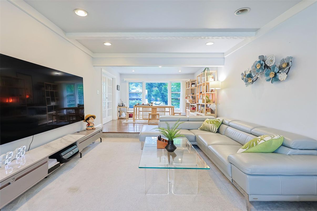 Interior, Living room, Recessed Lighting, Water, Wood Texture Flooring