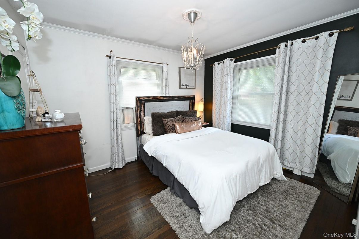 Bedroom, Interior, Pendant Lights, Wood Texture Flooring