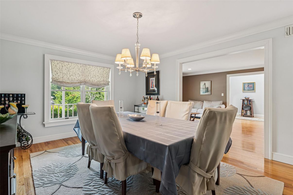Chandelier, Dining room, Interior, Recessed Lighting, Wood Texture Flooring