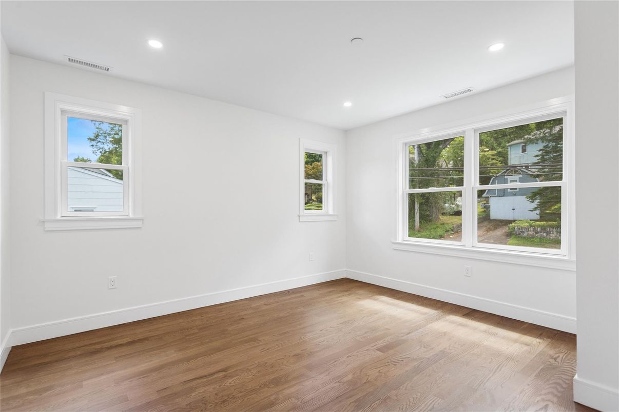 Empty room, Interior, Recessed Lighting, Wood Texture Flooring
