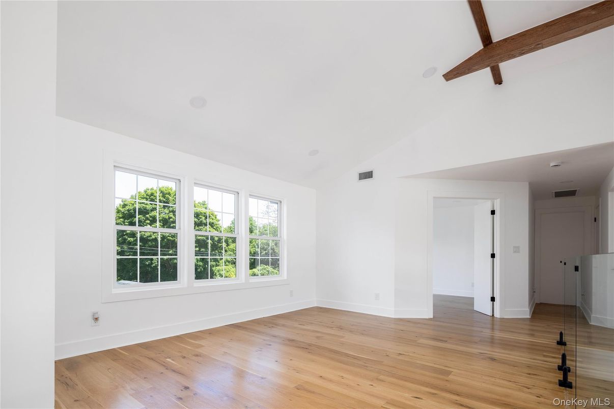 Empty room, Interior, Wooden Beams, Wood Texture Flooring