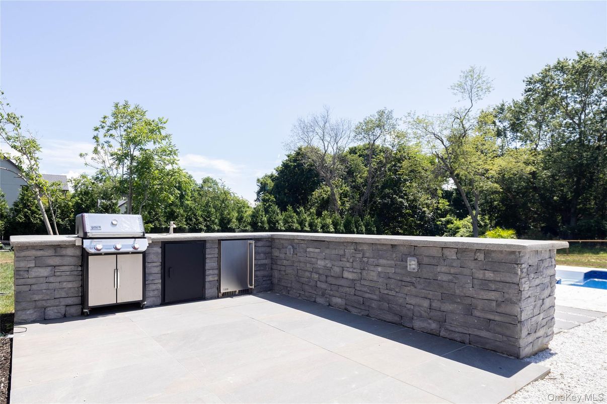 Exterior, Outdoor Kitchen