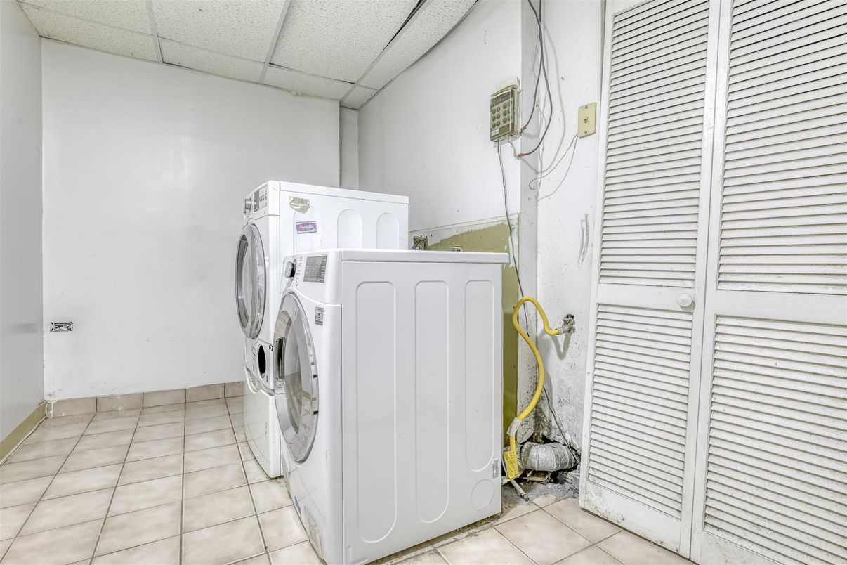Interior, Washer