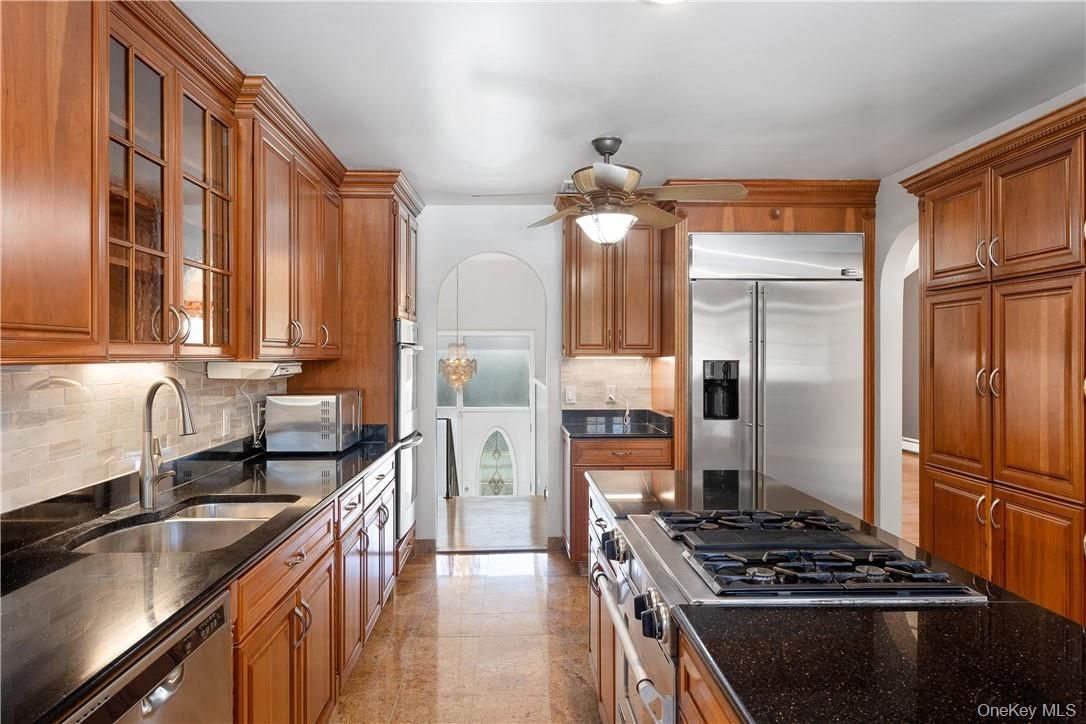 Interior, Kitchen, Pendant Lights, Stainless Steel Appliances