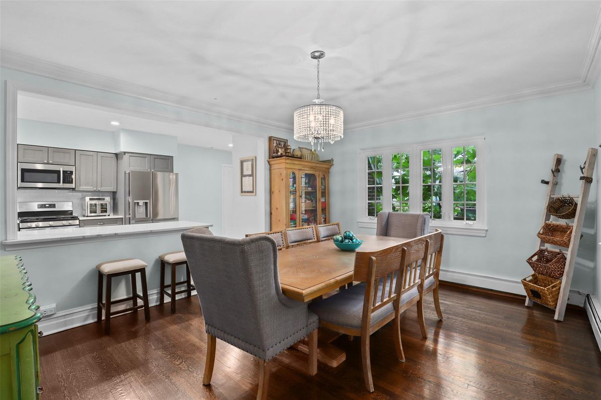 Chandelier, Dining room, Interior, Kitchen, Recessed Lighting, Stainless Steel Appliances, Wood Texture Flooring