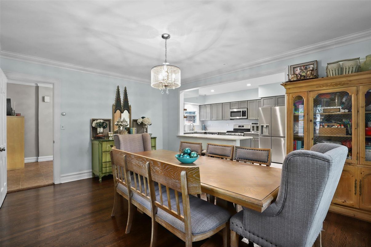 Chandelier, Dining room, Interior, Kitchen, Recessed Lighting, Stainless Steel Appliances, Wood Texture Flooring
