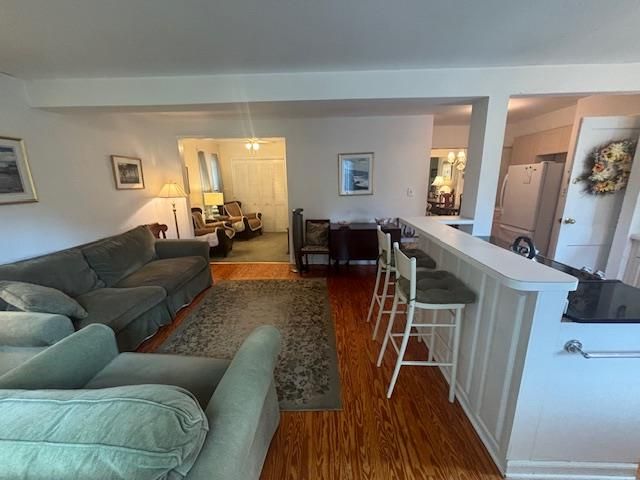 Interior, Living room, Pendant Lights, Wood Texture Flooring