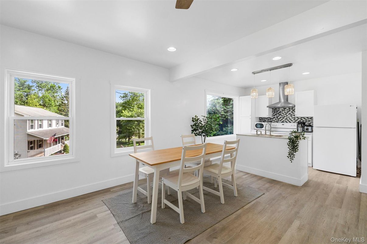 Dining room, Interior, Kitchen, Pendant Lights, Recessed Lighting, Wood Texture Flooring