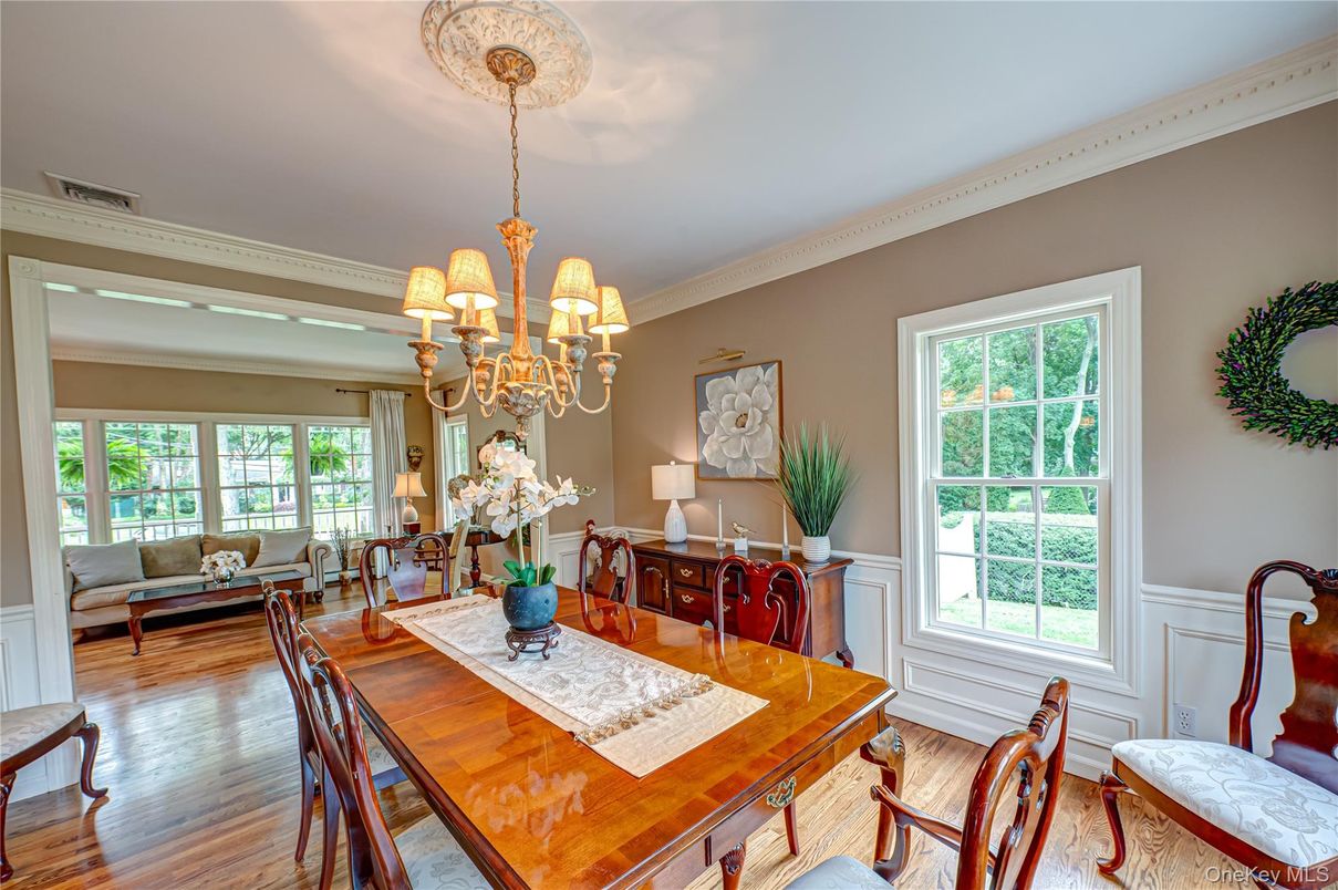 Chandelier, Dining room, Interior, Living room, Wood Texture Flooring