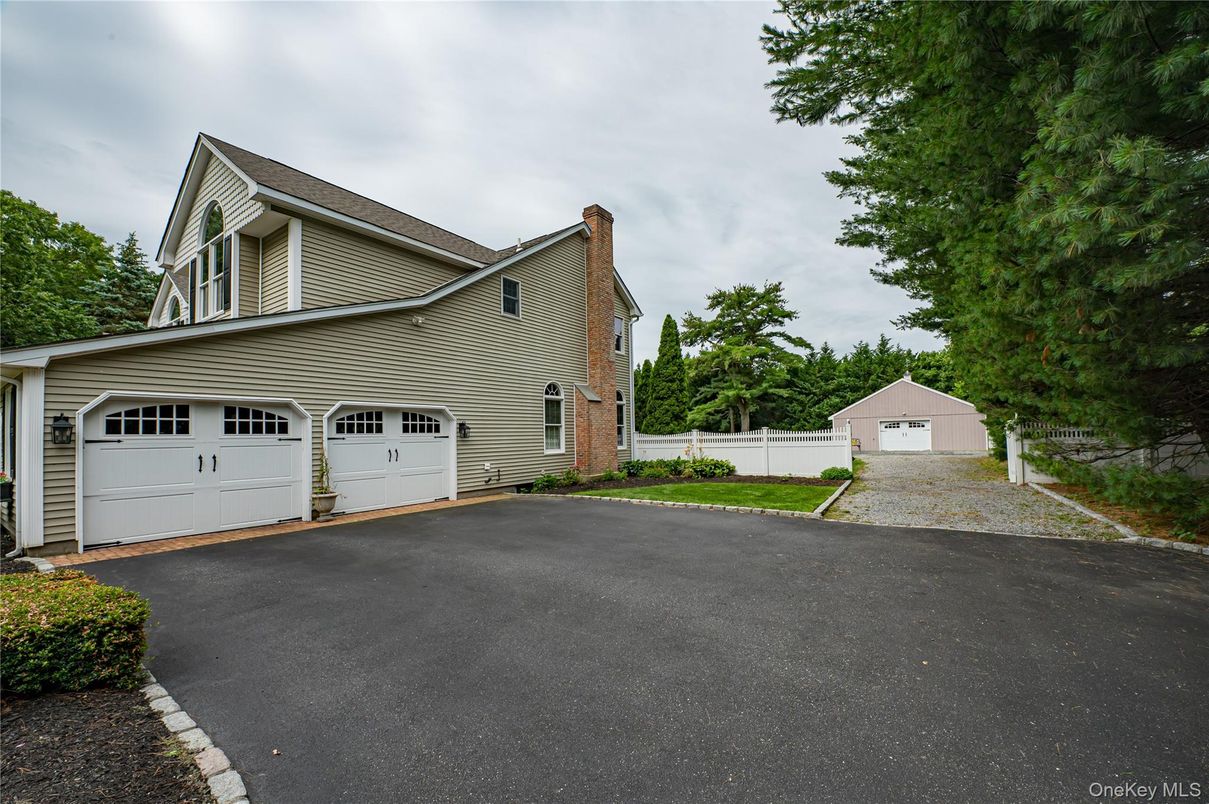 Detached Garage, Exterior