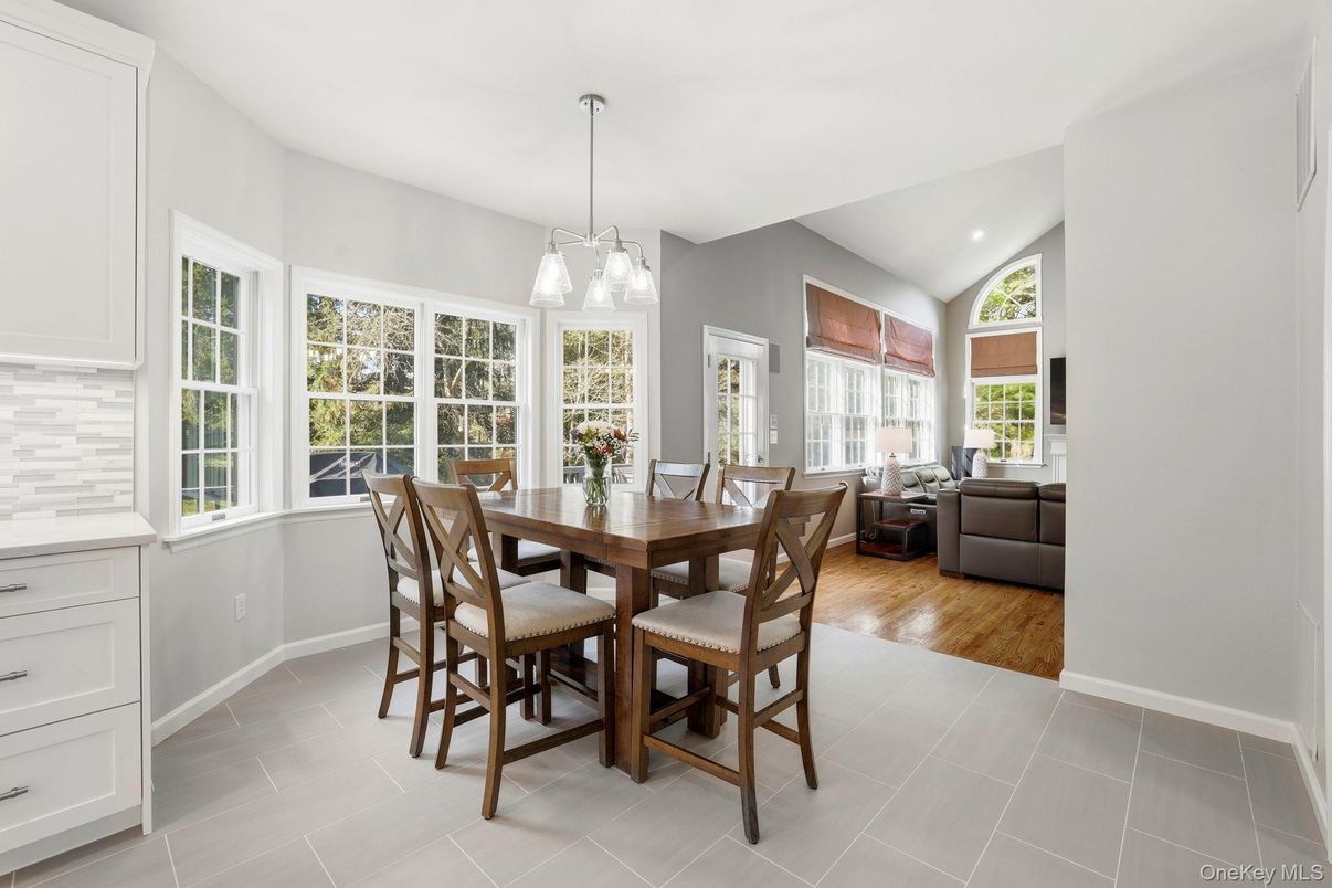 Dining room, Interior, Living room, Pendant Lights, Recessed Lighting, Wood Texture Flooring