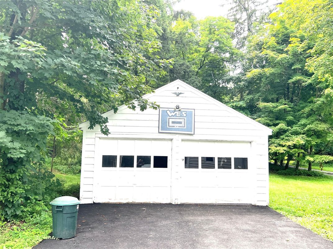 Detached Garage, Exterior