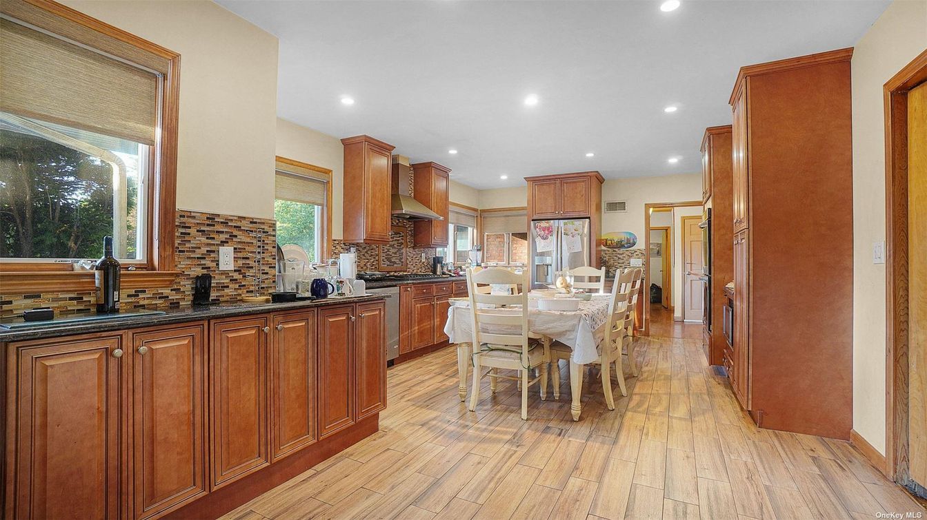 Dining room, Interior, Kitchen, Recessed Lighting, Wood Texture Flooring