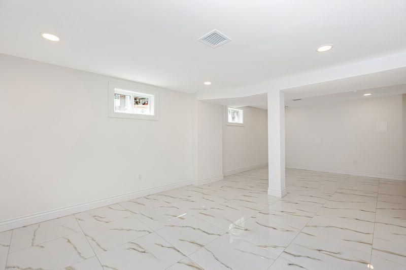 Empty room, Interior, Marble, Recessed Lighting